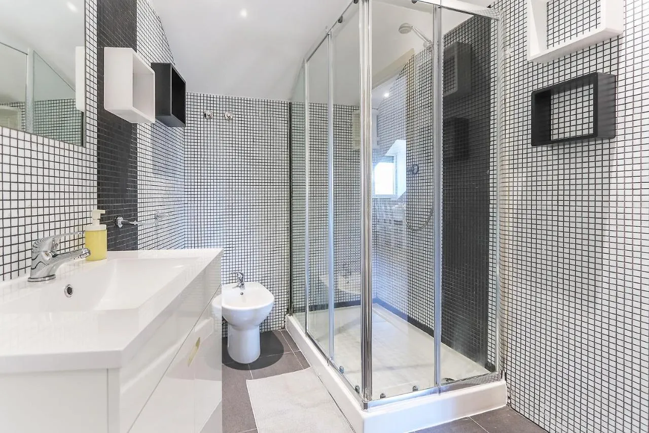 Vita Portucale ! Concept Apartment Campo Ourique Lisbona