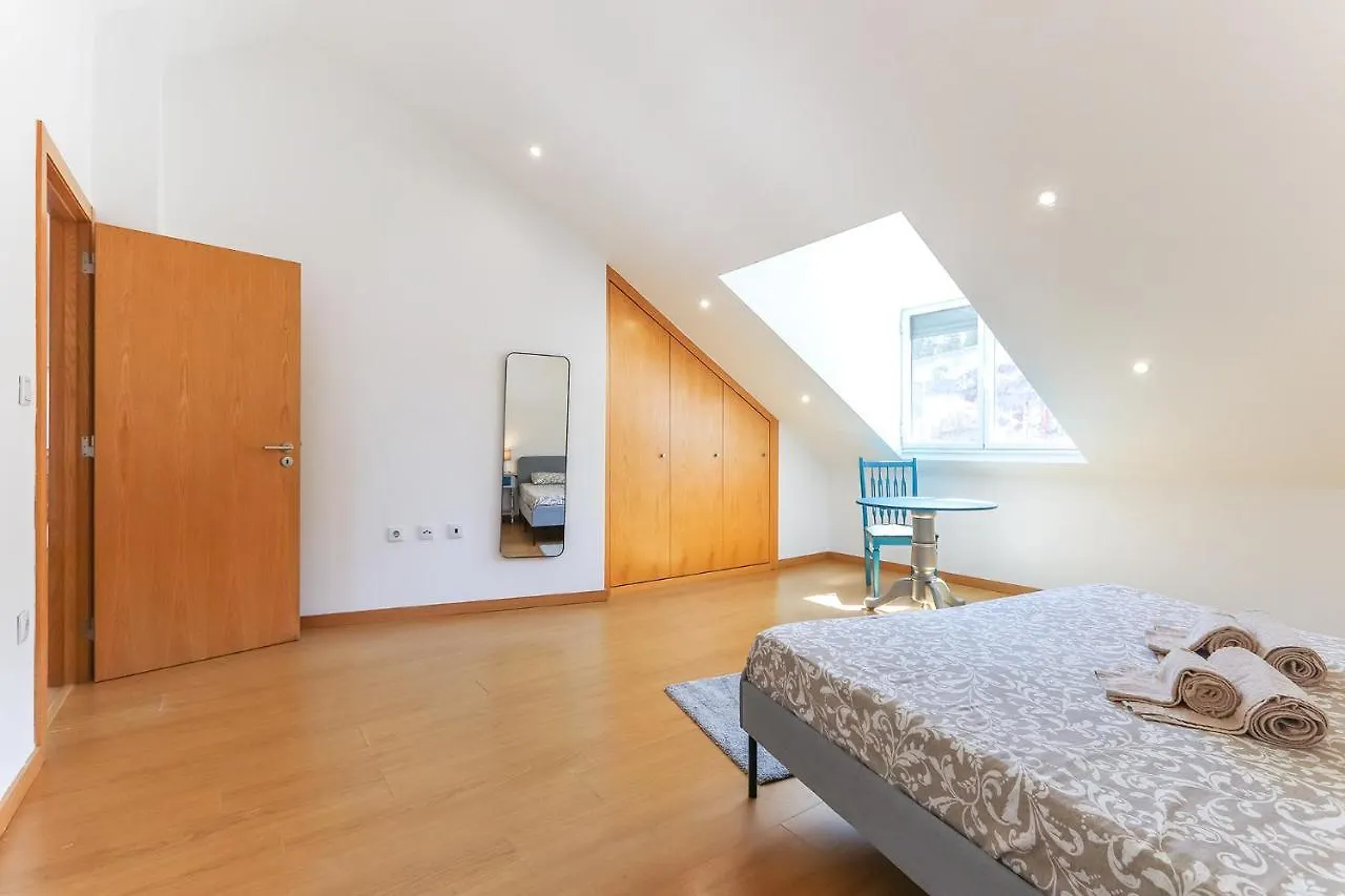 Vita Portucale ! Concept Apartment Campo Ourique Lisbona