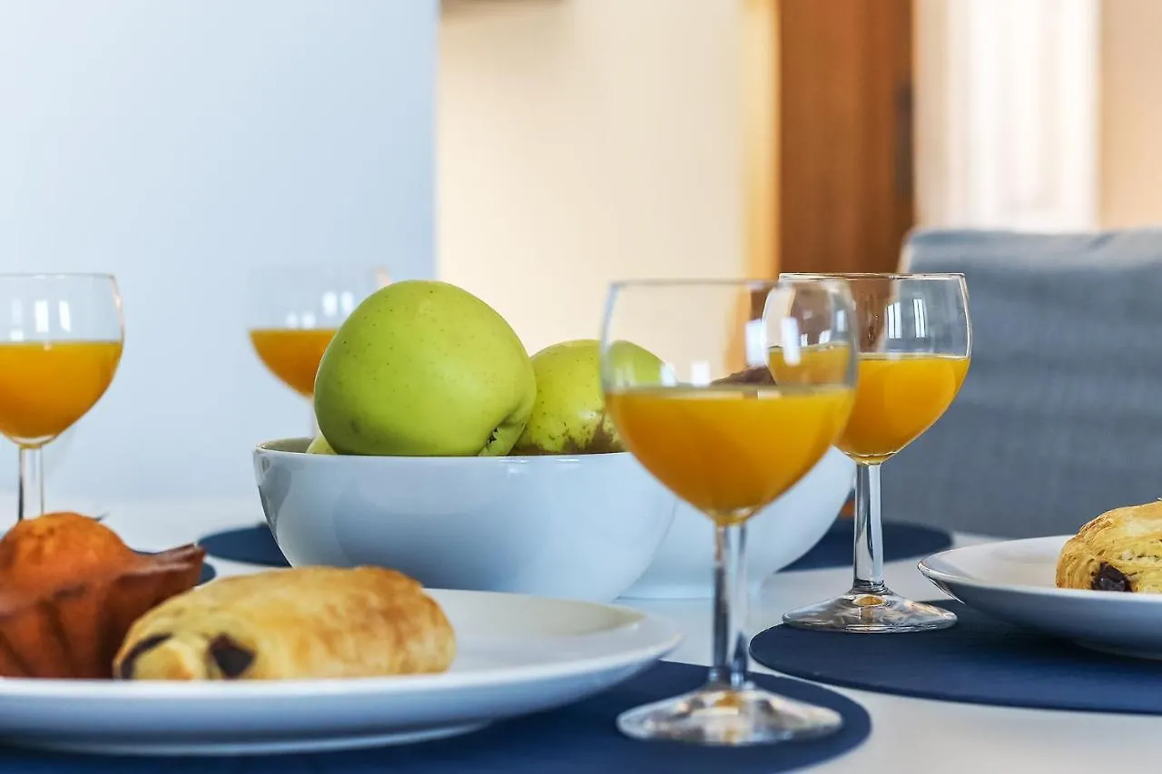 Vita Portucale ! Concept Apartment Campo Ourique Lisbona 0*,