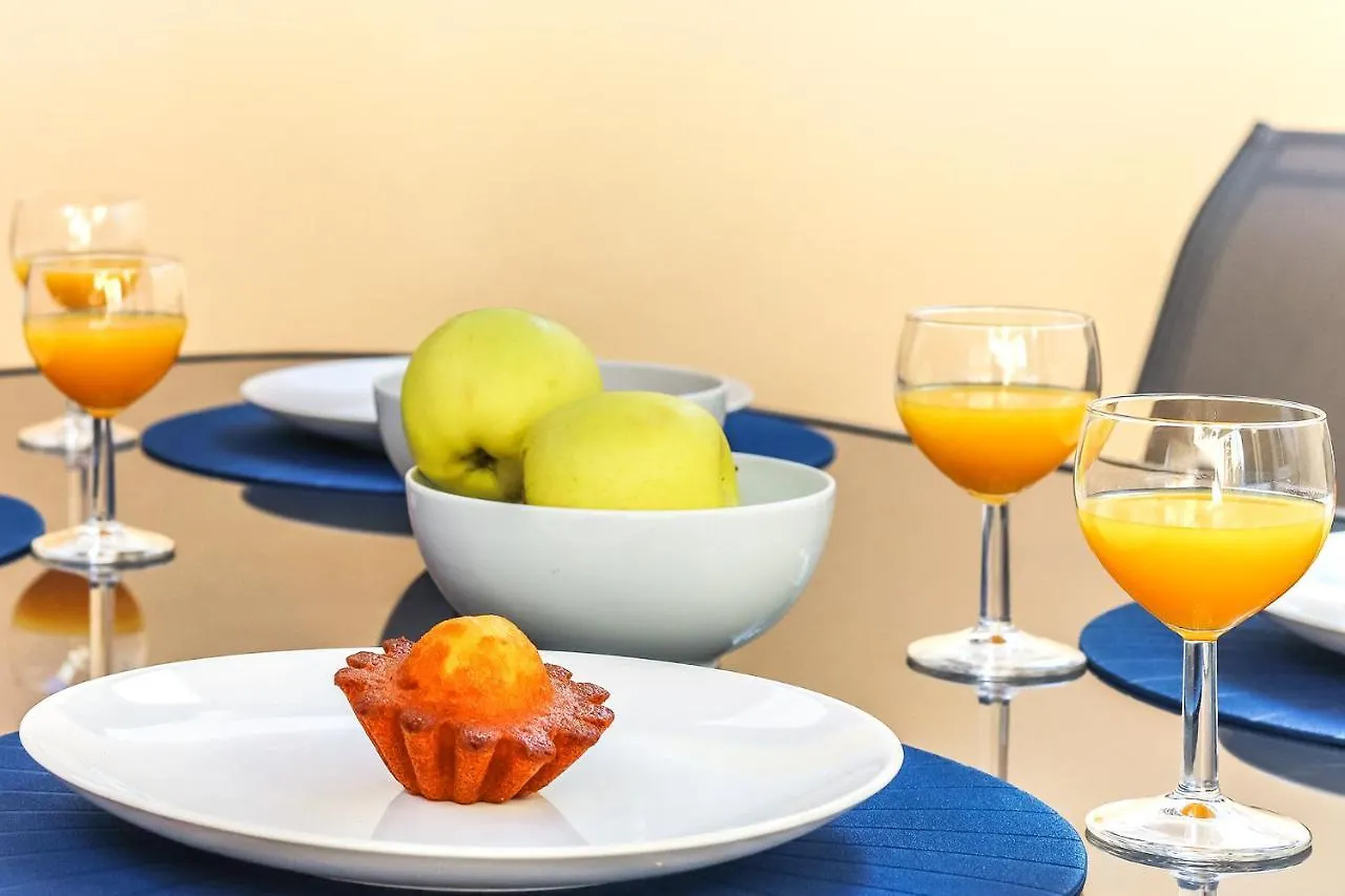 Vita Portucale ! Concept Apartment Campo Ourique Lisbona