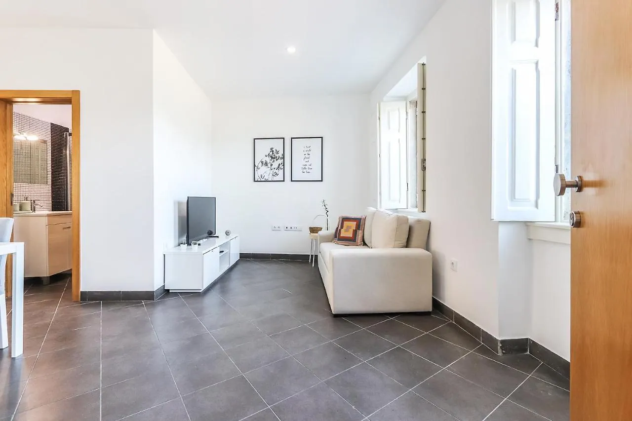 Vita Portucale ! Concept Apartment Campo Ourique Lisbona